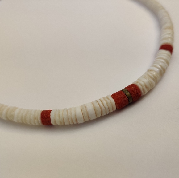 White Puka Shells and Red Coral Stems Graduated Necklace - Picture 8 of 8